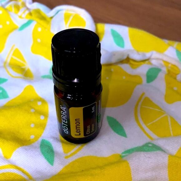 Lemon Essential Oil 5ml NWT Cleaning Bath Diffusing Bright - Picture 4 of 4